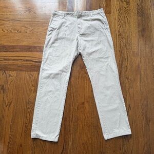Old Navy Men's Light Gray Chinos